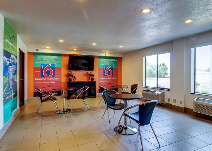Motel 6-Columbia, Mo - East