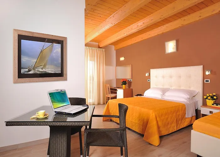 Hotel Favorita Easy Stay B&B