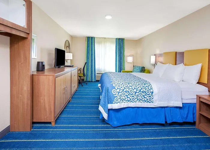 Arya Inn & Suites