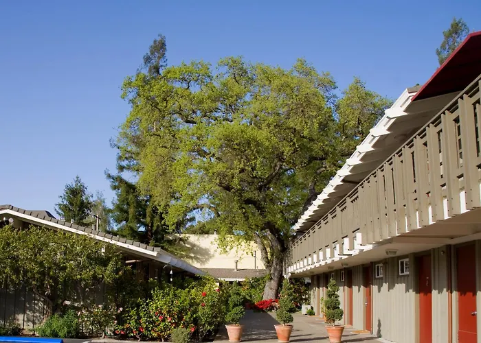 The Cottages Hotel