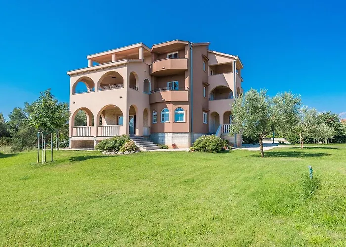 Luxury Apartments Garden