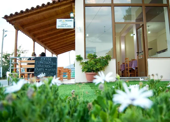 Let Rooms Lukova