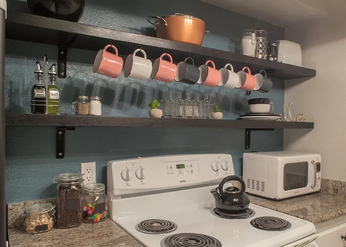 Cloverleaf Suites Baton Rouge