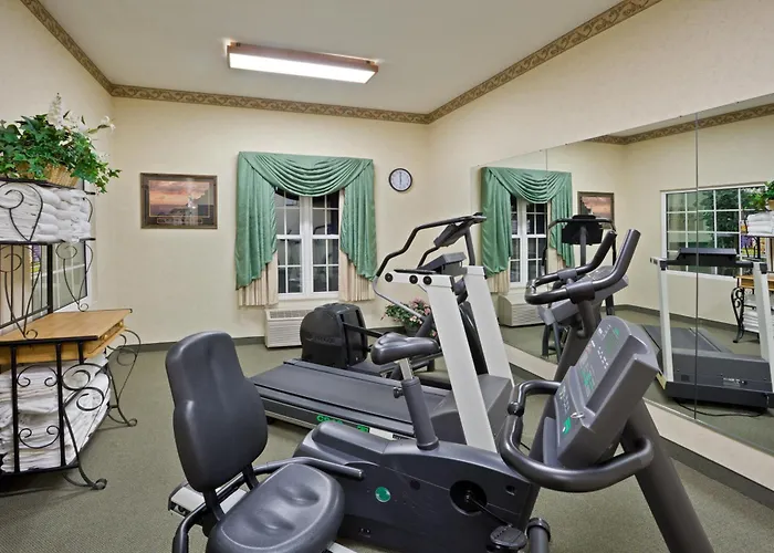 Country Inn & Suites By Radisson, Salina, Ks