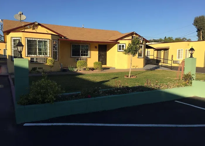 Deluxe Inn