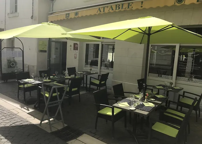 Logis Hotel Restaurant La Boule D'Or