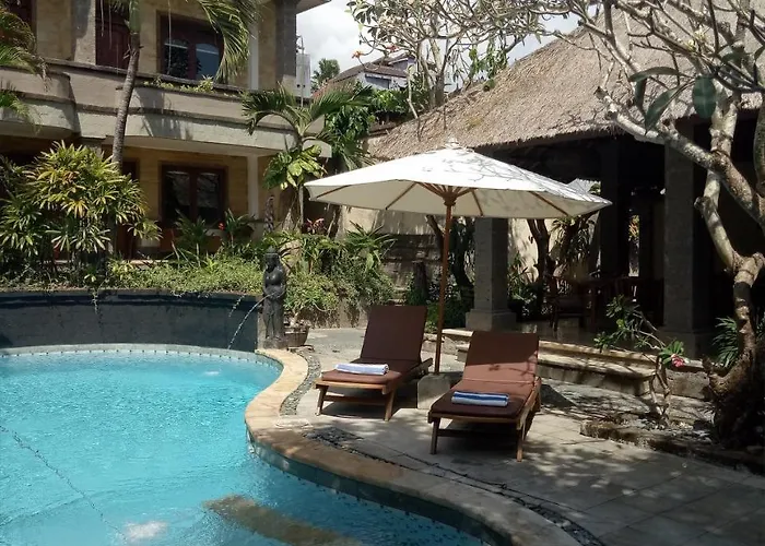 Ellies Hotel