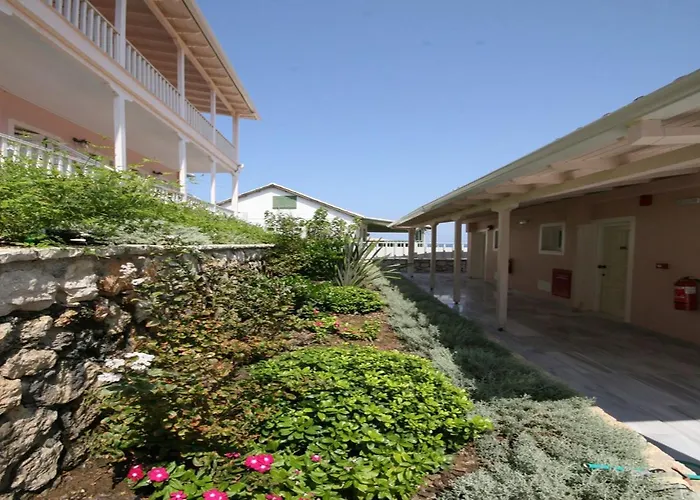 Ionis Hotel