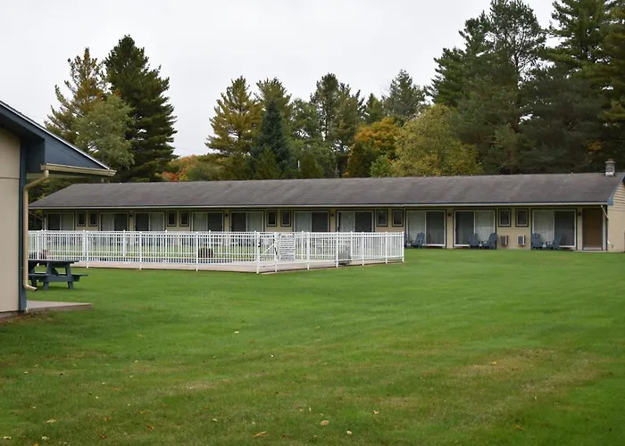 Country Club Motel
