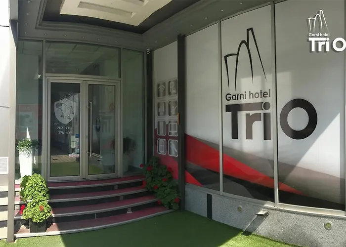 Garni Hotel Tri O