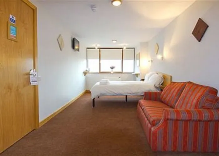 Hounslow Central Hotel