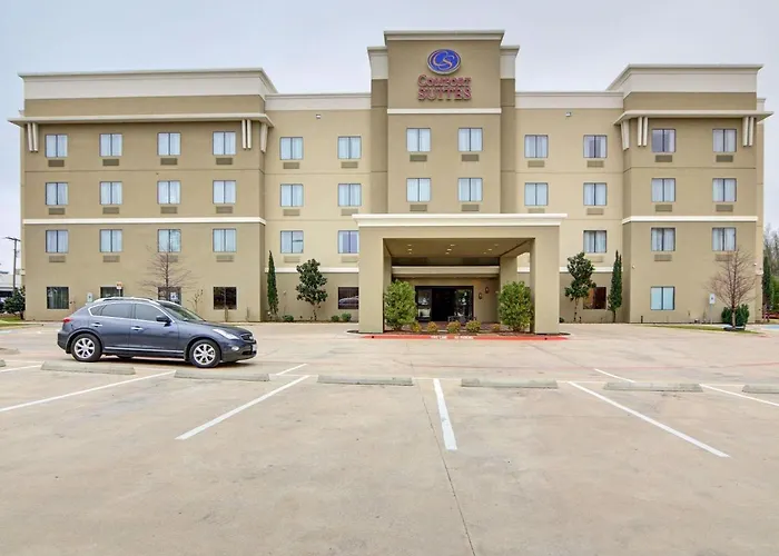 Comfort Suites Near Northeast Mall