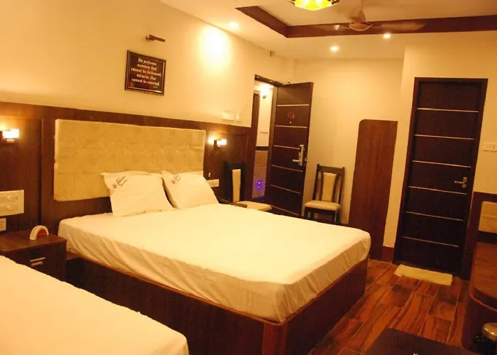 Le Emerald Residency