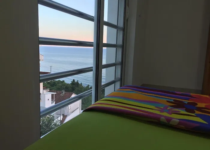 Idealhouse Apartments