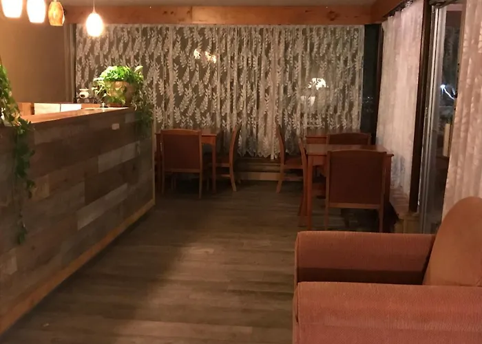Frontier Lodge