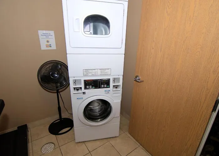 Rock Island Inn & Suites