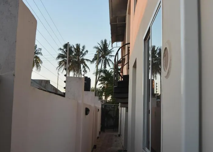 Triniti Airport Hotel