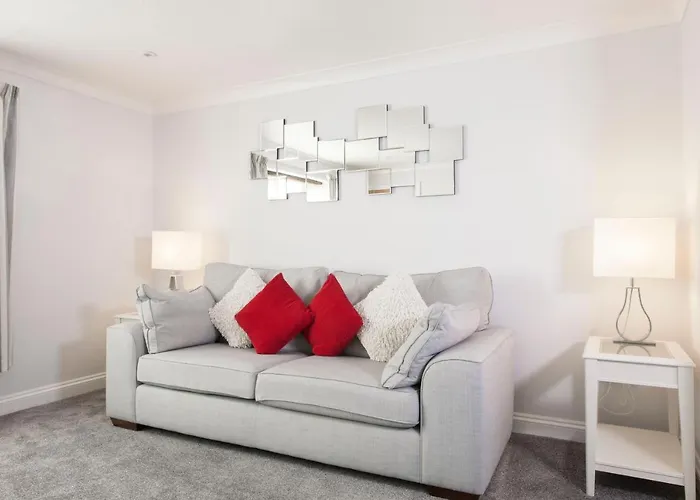 High Hedges Apartment B