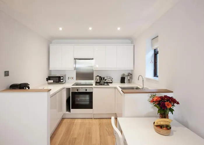 High Hedges Apartment C