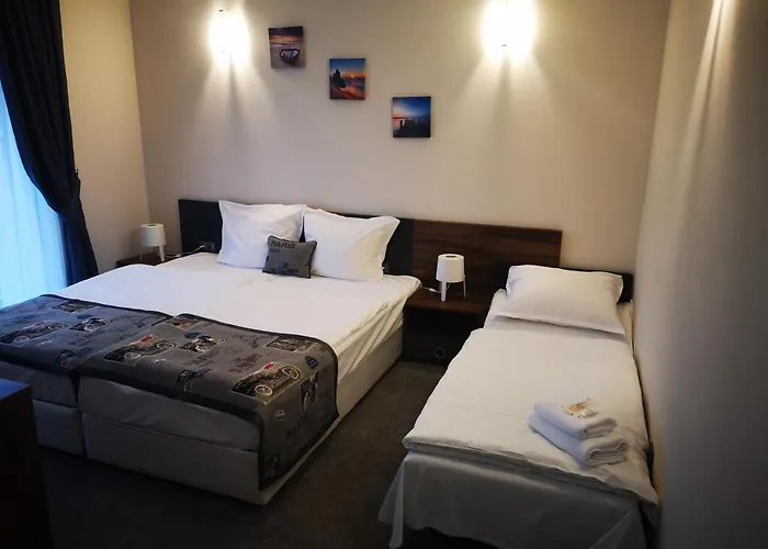 Family Hotel Novel City