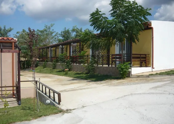 Victory Apartments Hotel