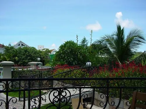 Xin Long Treasure Island Hotel