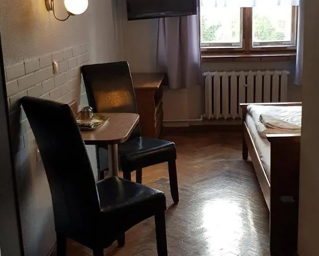 Hotel Azyl
