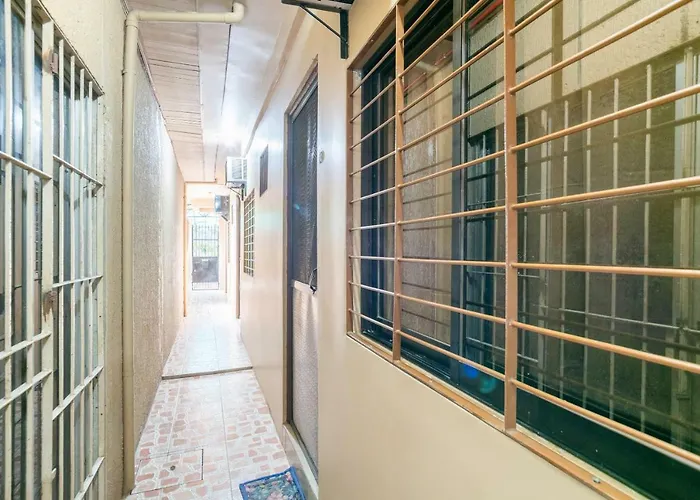 Conrado'S Apartelle