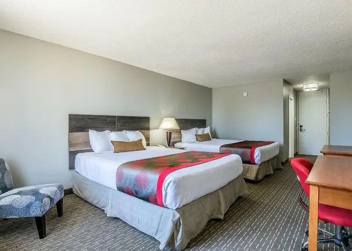 Ramada By Wyndham Mitchell Hotel & Conference Center