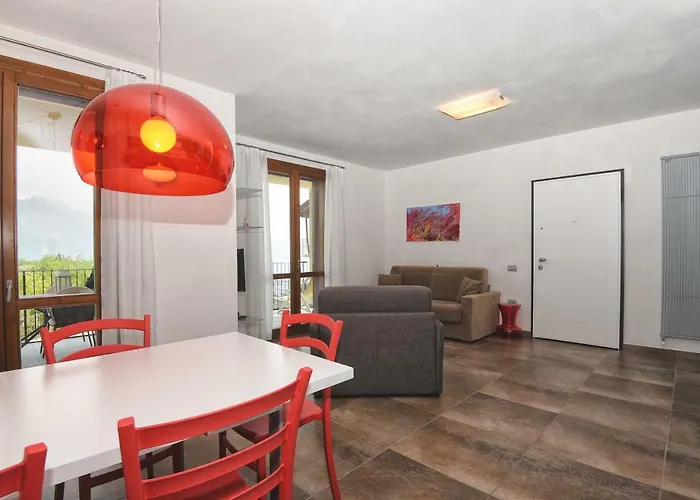 Les Maisons - Ruculi Hospitality