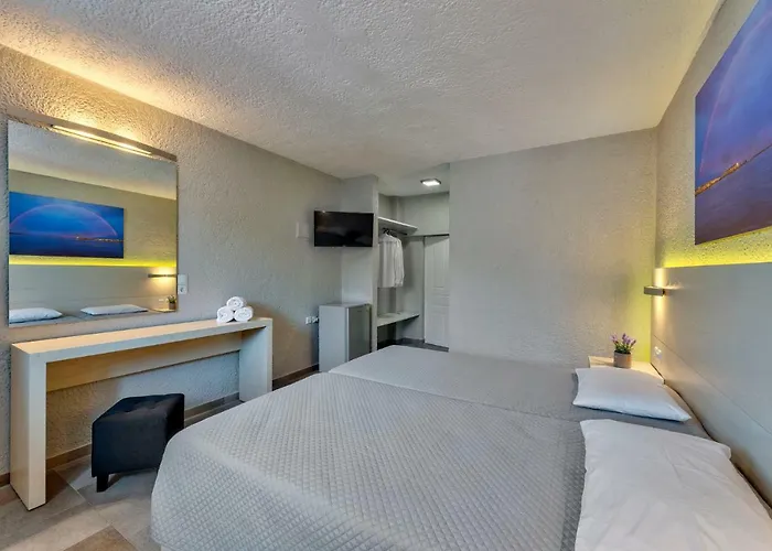 Halaris Rooms