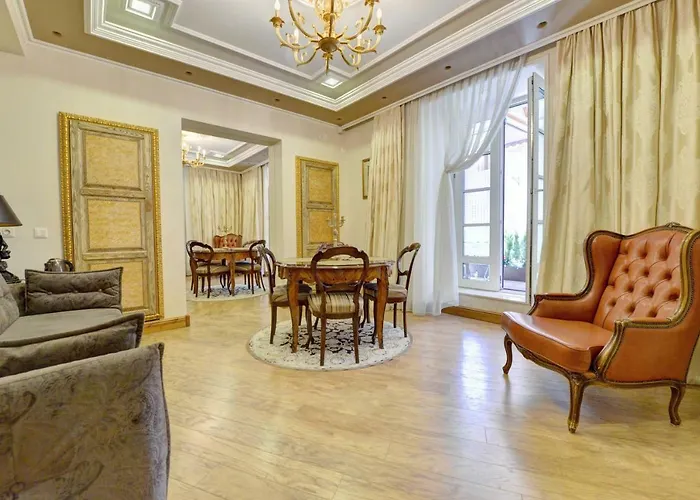 Luxury Pilies Avenue Apartment