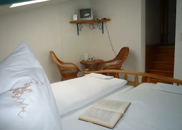 biozertifiziertes Hotel Höpfigheimer Hof mit Wein-Shop