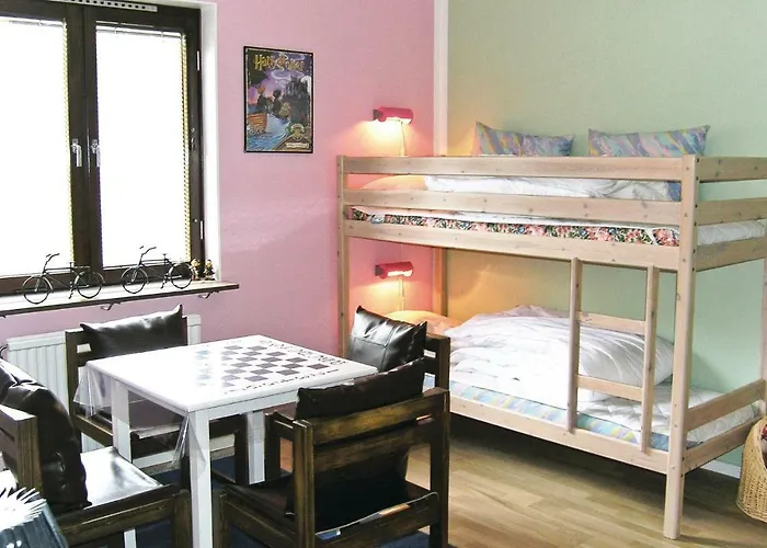 2 Bedroom Nice Apartment In Paulistroem