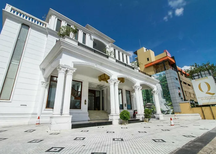 Hotel Queensbury Malabe
