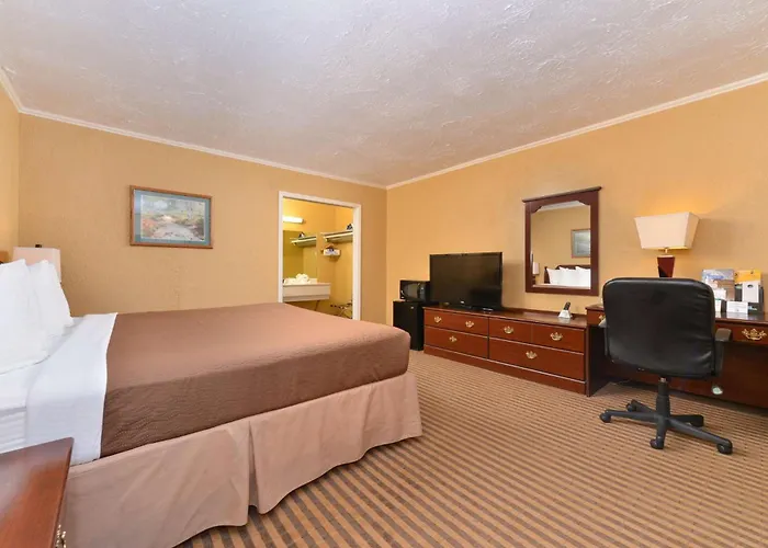 Executive Plus Inn And Suites