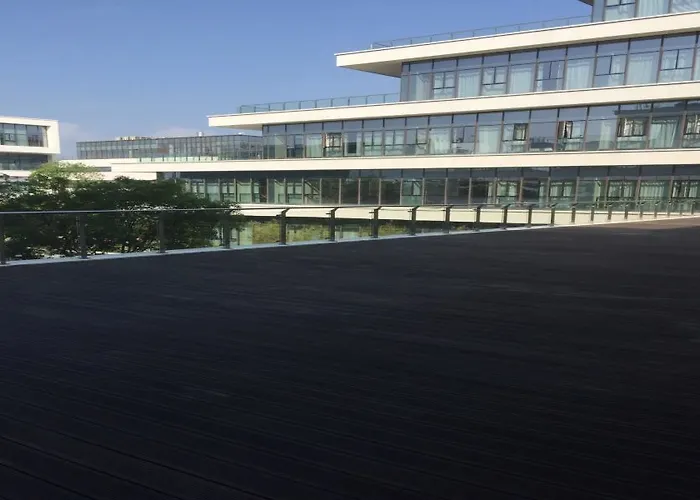 Atour Hotel Fuzhou East Lake Town Changle Airport