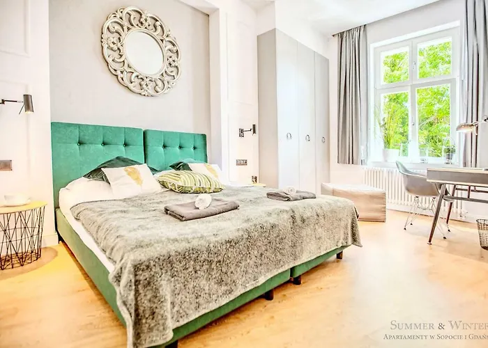 Summerwinter - 2 Luxury Wonder & Heaven Apartaments, 100M M Cassino - 2 Or 3 Bedrooms & Sofa, Parking