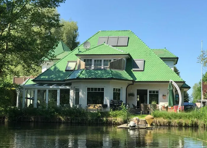 Moderne Maisonette-Wohnung Am Karpfenteich; Modern Apartment With View Of The Carp Pond