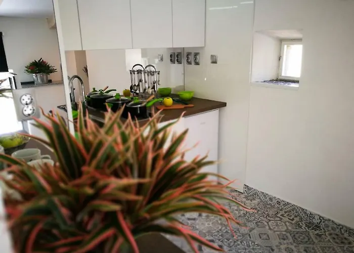 Cres Art Studio Kuning Apartment
