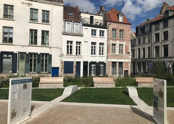 Little Plaza Appart'Hotel