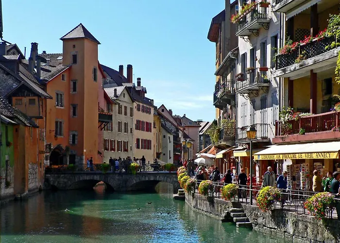 Les Suites Sainte Claire