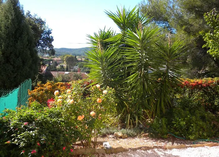 Ecrin De Verdure Sur Le Lavandou - Classement Tourisme 3 Etoiles