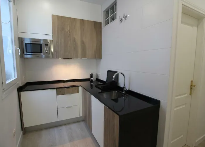 Apartamentos Romero Luna