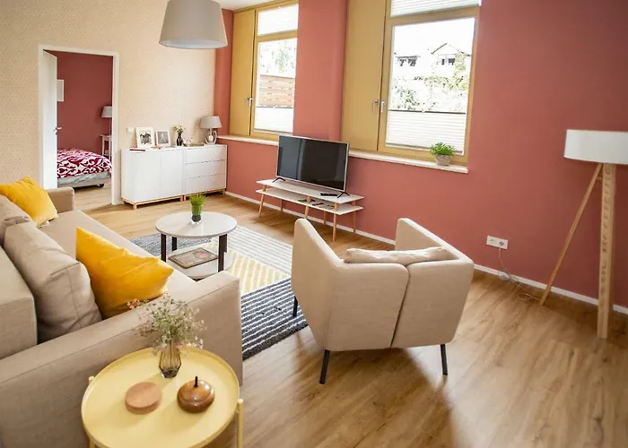 Eckhof Domizil - Großzügige Ferienwohnung mit kleinem Garten in der Altstadt von Gotha