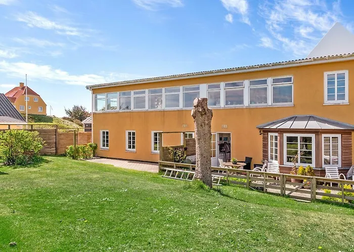 Lokken Bright Apartment