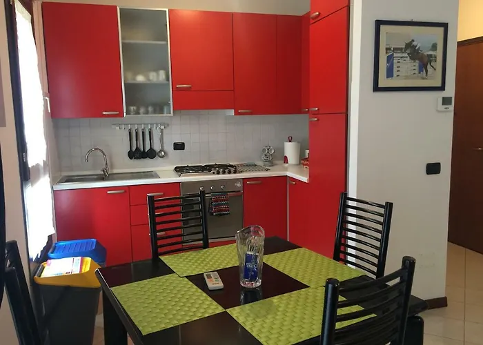 Via Acquedotto N. 66, Condominio "Le Piramidi"