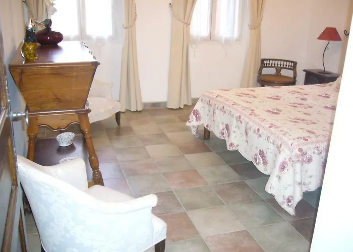 Appartement Avec Patio Et Garage Centre Ville Et Plage