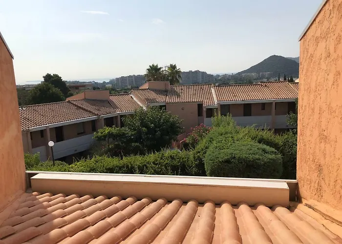 Appt T2 Refait A Neuf - Vue Mer Dans Residence Avec Piscine