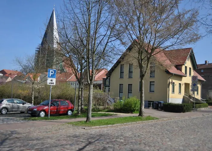 zentrumsnahe Ferienwohnung im Grünen